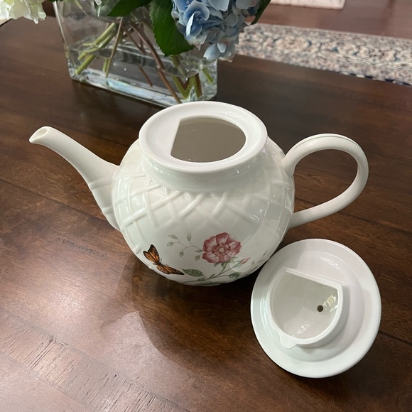 Lenox butterfly meadow large teapot, 7” x 11”. - Picture 6 of 9
